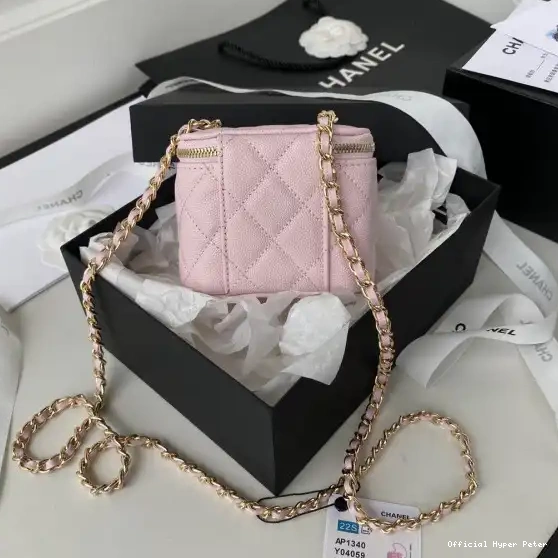 HyperPeter VANITY WITH CHANEL SMALL CHAIN 0606